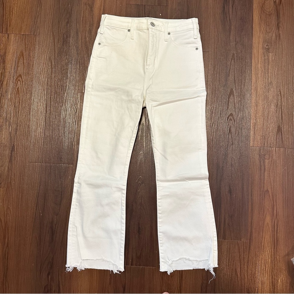 Abercrombie High Rise Ankle Flare Jeans - White 27 Short